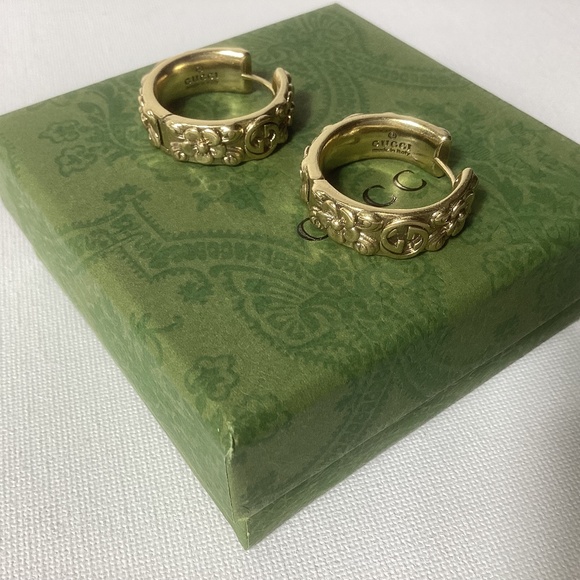 Gucci GG Vintage Floral Hoop Earrings - Picture 1 of 3